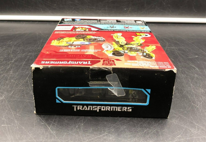 TOMY Studio Series #04 Transformers - Autobot Ratchet Deluxe Action Figure - NEW