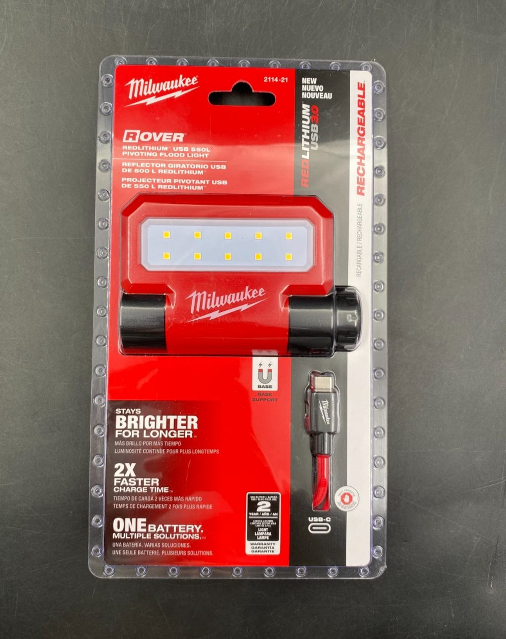Milwaukee 2114-21 RedLithium USB 3.0 550L Rover Pivoting Flood Light - NEW