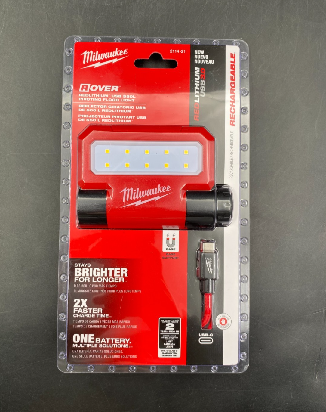 Milwaukee 2114-21 RedLithium USB 3.0 550L Rover Pivoting Flood Light - NEW