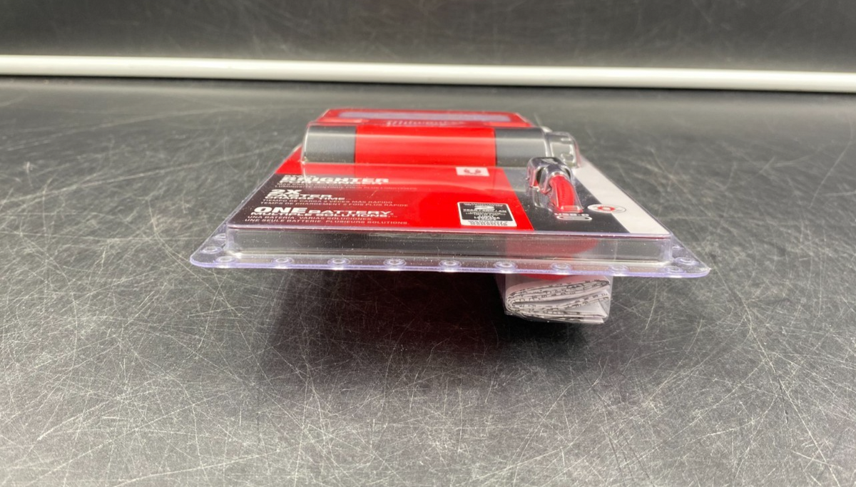 Milwaukee 2114-21 RedLithium USB 3.0 550L Rover Pivoting Flood Light - NEW