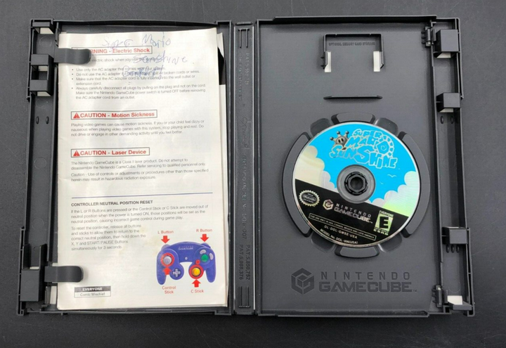 Super Mario Sunshine (Nintendo GameCube) w/ Incomplete Manual