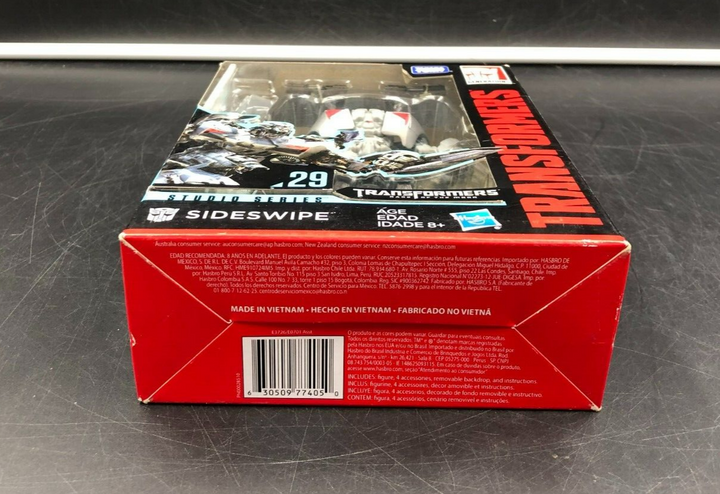 TOMY Studio Series #29 Transformers: Dark of the Moon - Sideswipe Deluxe - NEW