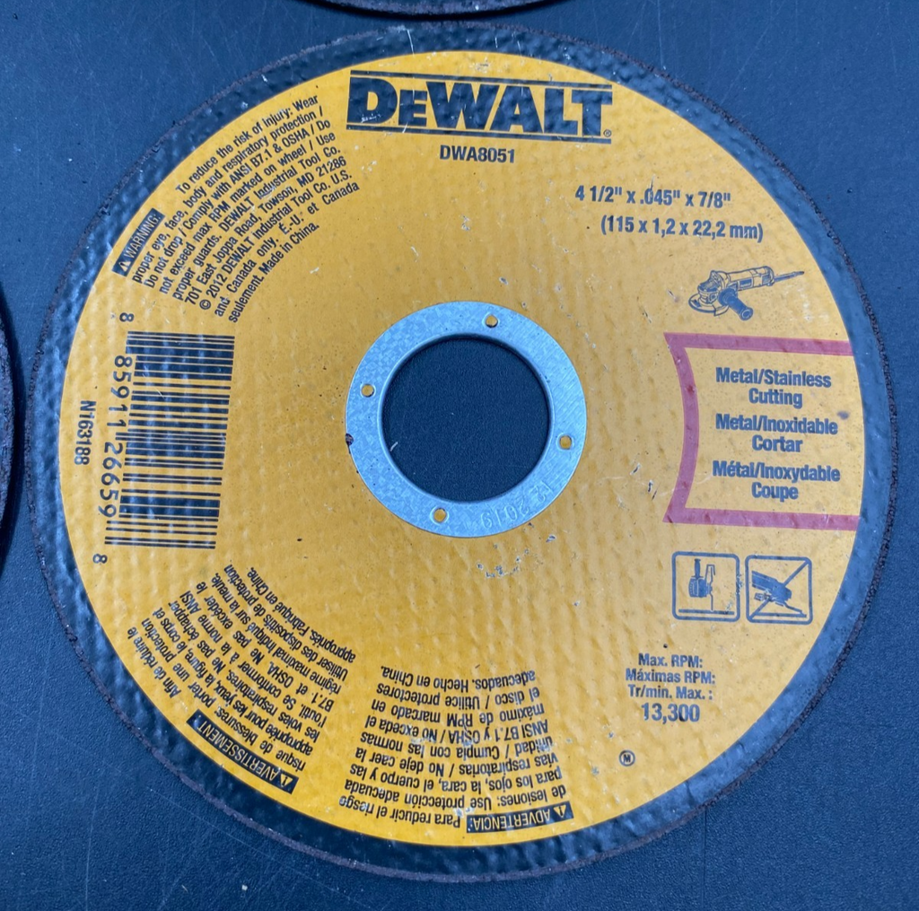 DEWALT Metal/Stainless Steel Cutting Wheel 4-1/2" x.045 x 7/8" DWA8051 Lot of 21