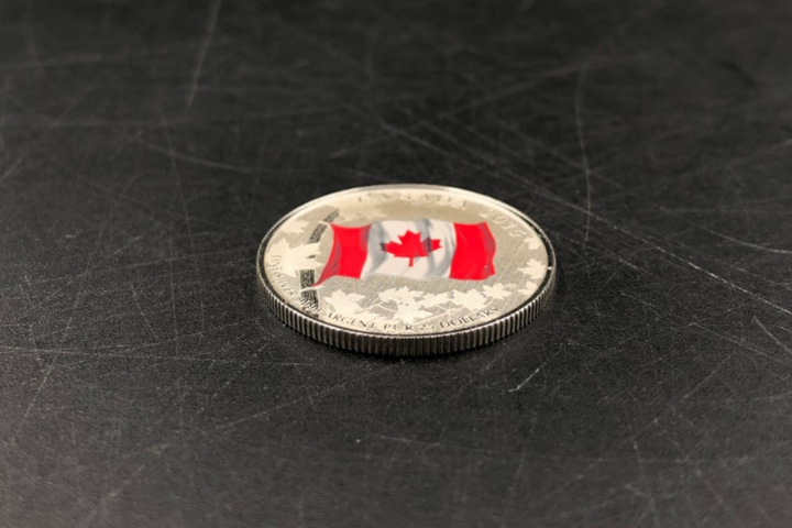 2015 $25 Canada Flag Fine Silver 9999 25 Dollars Canada Coin Queen Elizabeth II