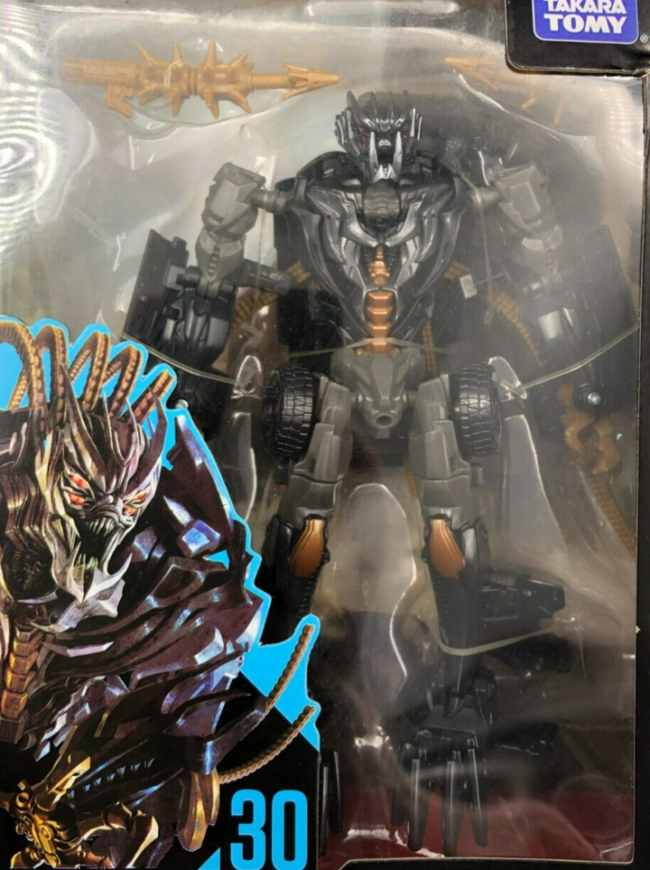 TOMY Studio Series #30 Transformers: Dark of the Moon - Crankcase Deluxe - NEW