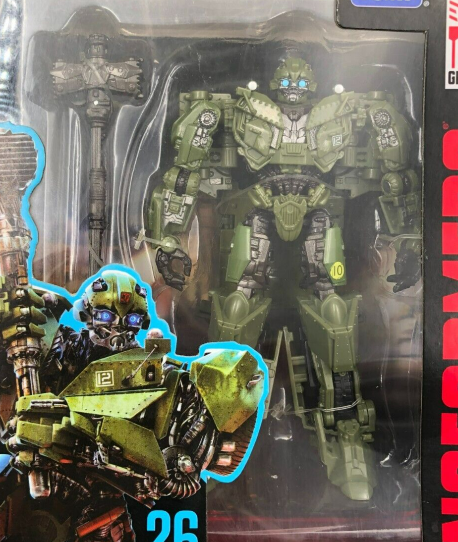 TOMY Studio Series #26 Transformers: The Last Knight - WWII Bumblebee Deluxe NEW
