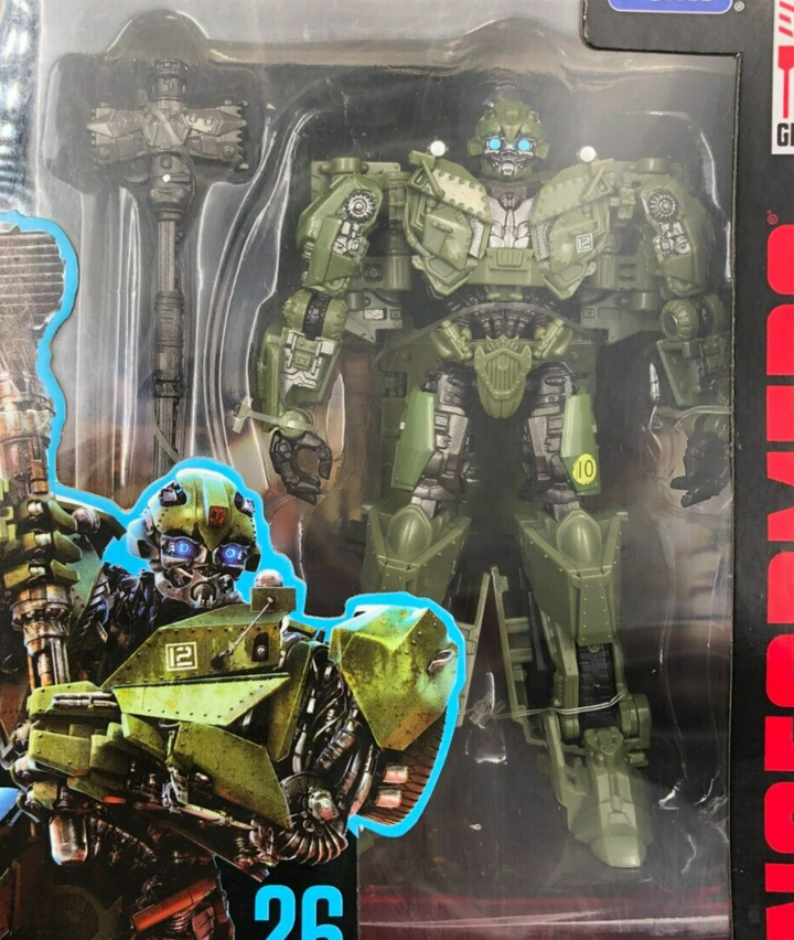 TOMY Studio Series #26 Transformers: The Last Knight - WWII Bumblebee Deluxe NEW