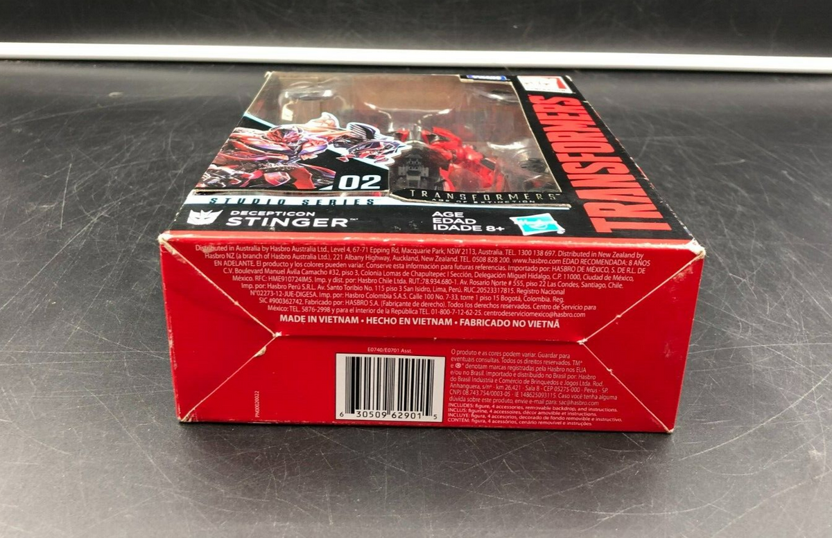 TOMY Studio Series #02 Transformers: Age of Extinction - Decepticon Stinger -NEW