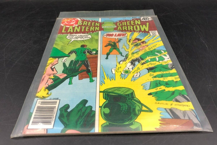 DC No.116 GREEN LANTERN Co-Starring GREEN ARROW Comic Book