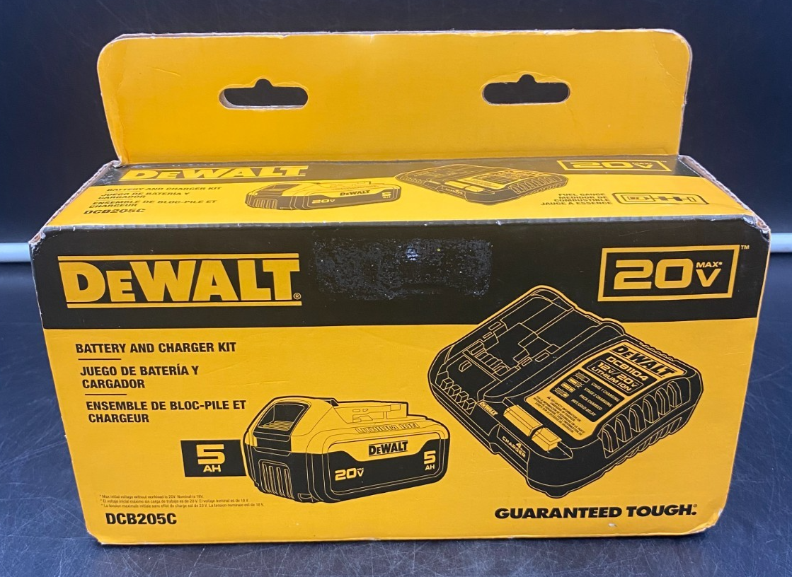 DEWALT BATTERY AND CHARGER KIT DCB205C *BRAND NEW, SEALED*