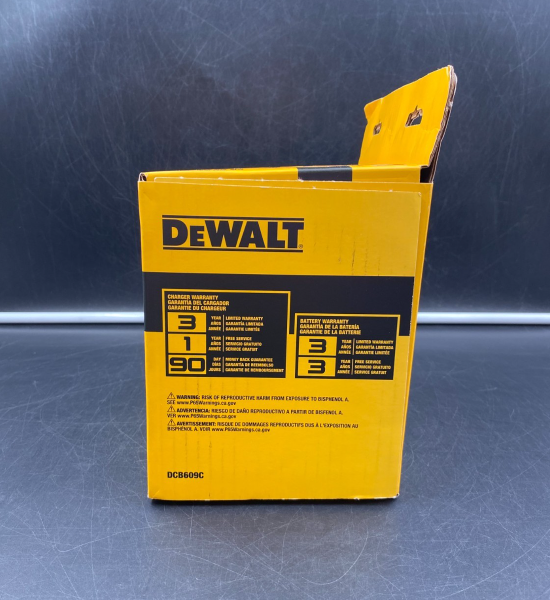 DeWalt DCB609C Flex Volt 20V/60V Max Battery and Charger Kit - NEW
