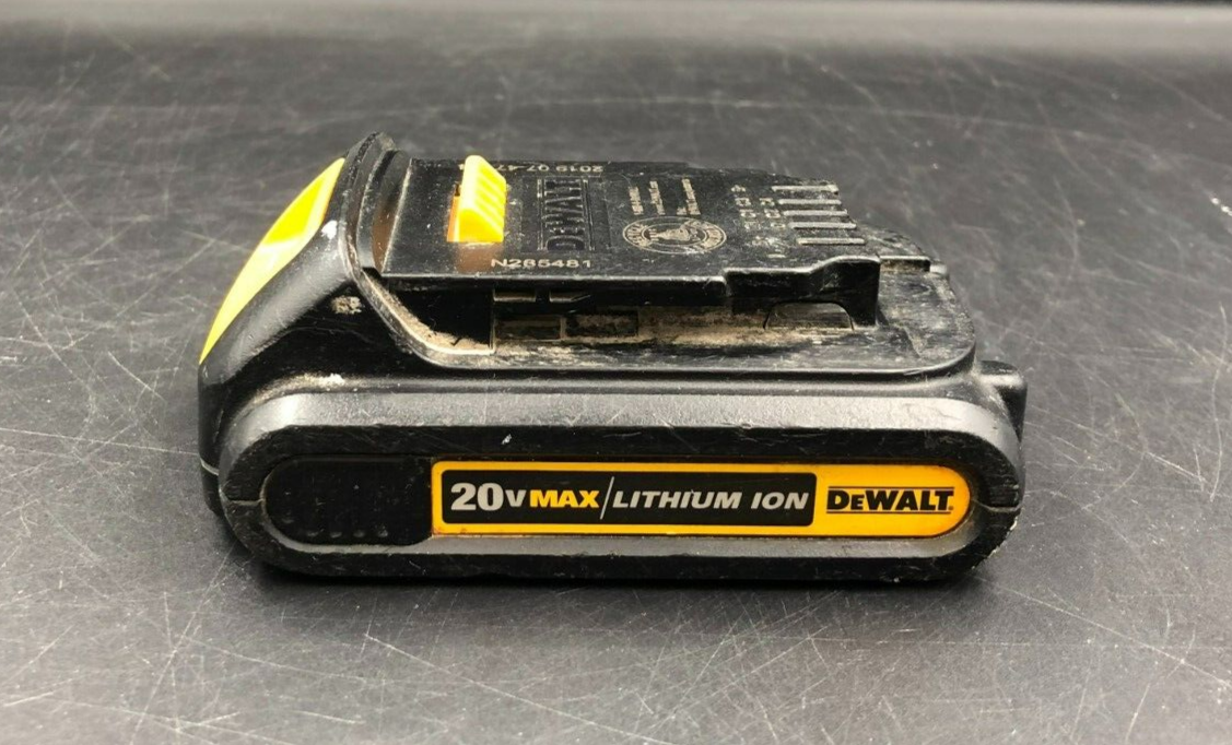 DeWalt DCB201 20V Max 1.5Ah Lithium Ion Battery Pack - Heavily Used