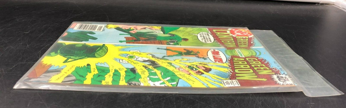 DC No.116 GREEN LANTERN Co-Starring GREEN ARROW Comic Book