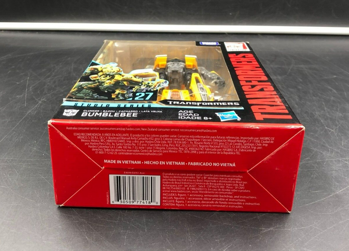 TOMY Studio Series #27 Transformers - Clunker Bumblebee Deluxe Class - NEW