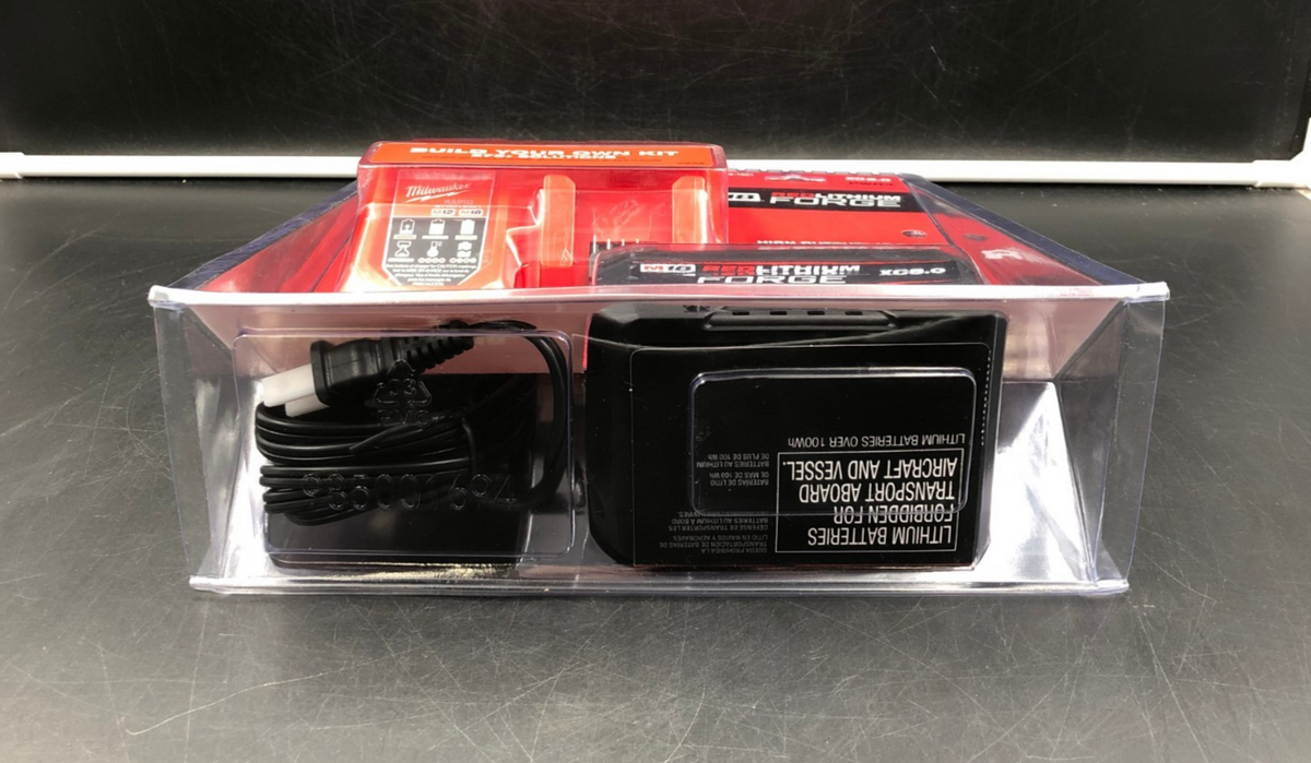 Milwaukee 48-59-1881 M18 Red Lithium Forge XC8.0 Battery & Charger Kit - NEW