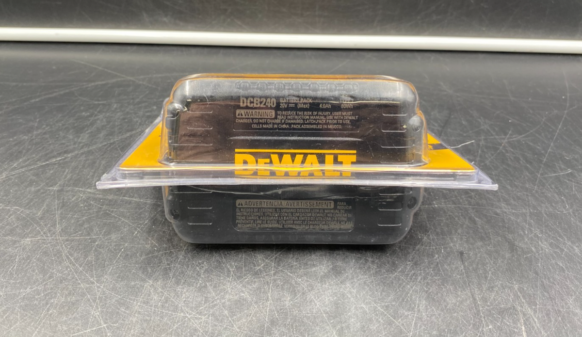 DeWalt DCB240 20V Max 4Ah Lithium-Ion Compact Battery Pack - NEW