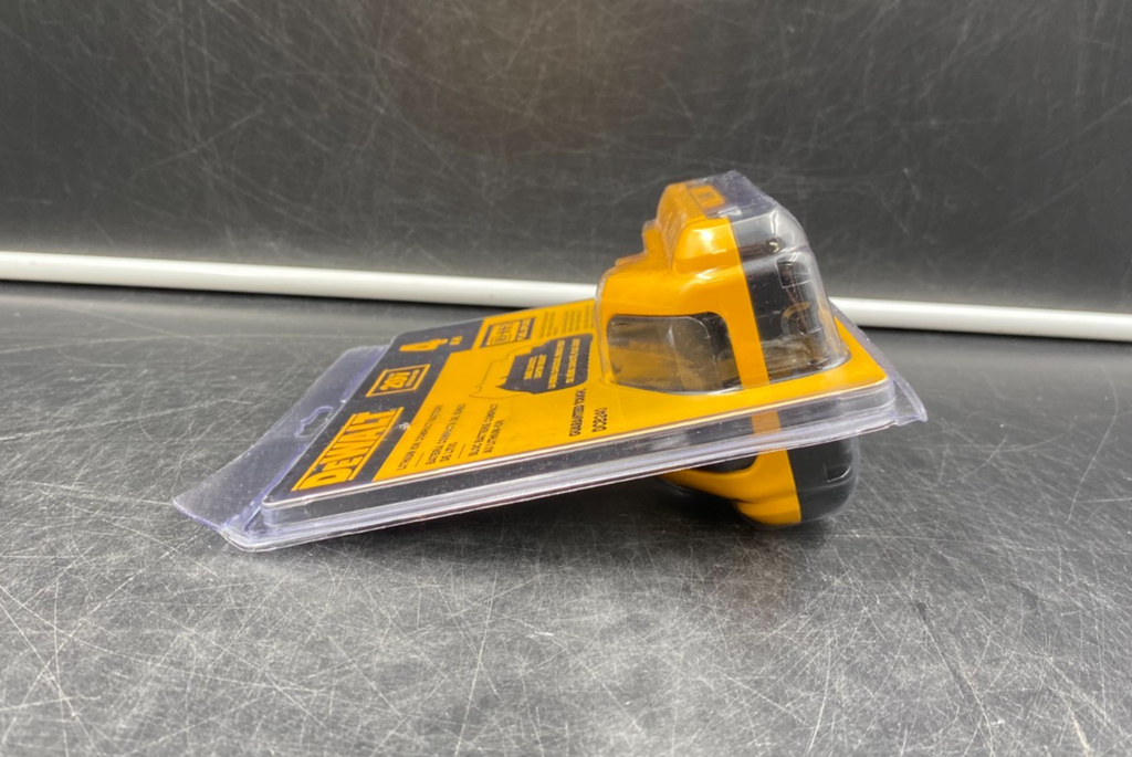 DeWalt DCB240 20V Max 4Ah Lithium-Ion Compact Battery Pack - NEW