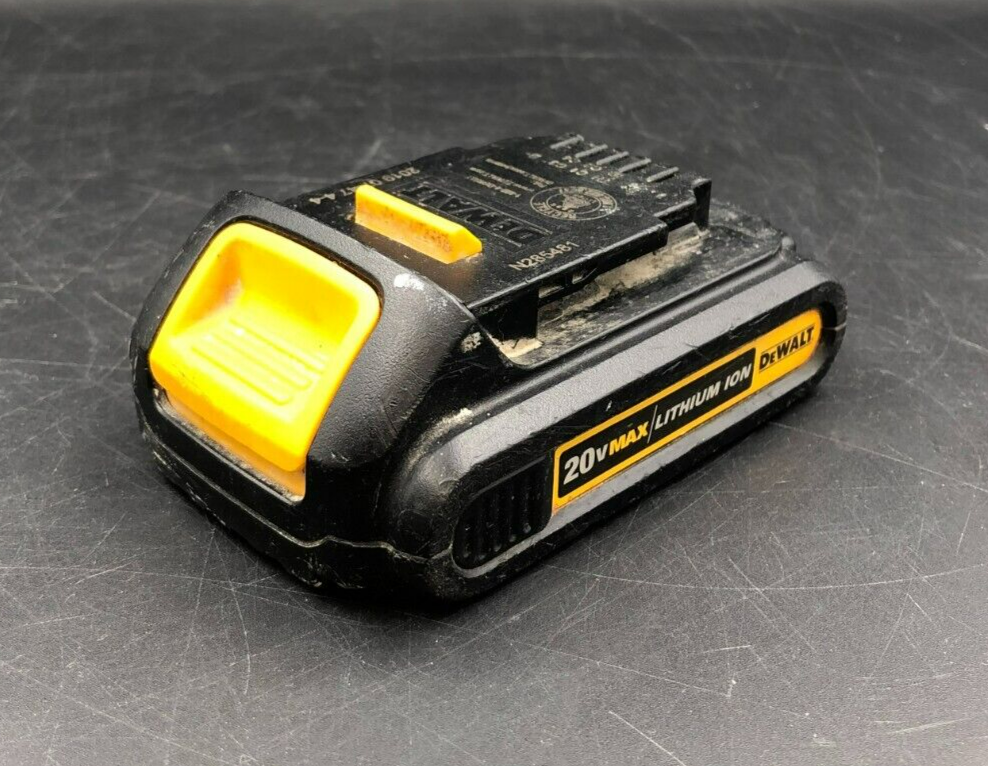 DeWalt DCB201 20V Max 1.5Ah Lithium Ion Battery Pack - Heavily Used