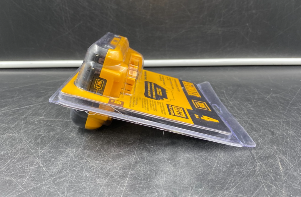 DeWalt DCB240 20V Max 4Ah Lithium-Ion Compact Battery Pack - NEW