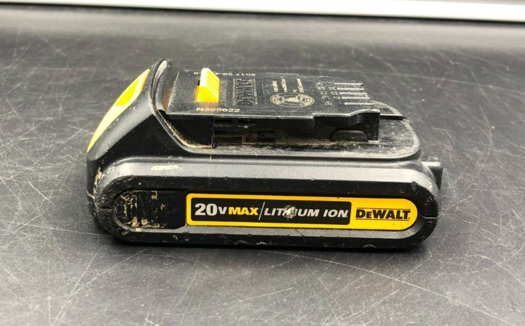 DeWalt DCB207 20V Max 1.3Ah Lithium Ion Battery Pack - Heavily Used