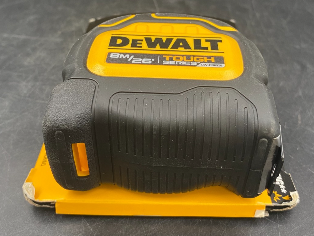 DEWALT TOUGH SERIES 26" 8M TAPE RULE DWHT36926 *BRAND NEW, SEALED*