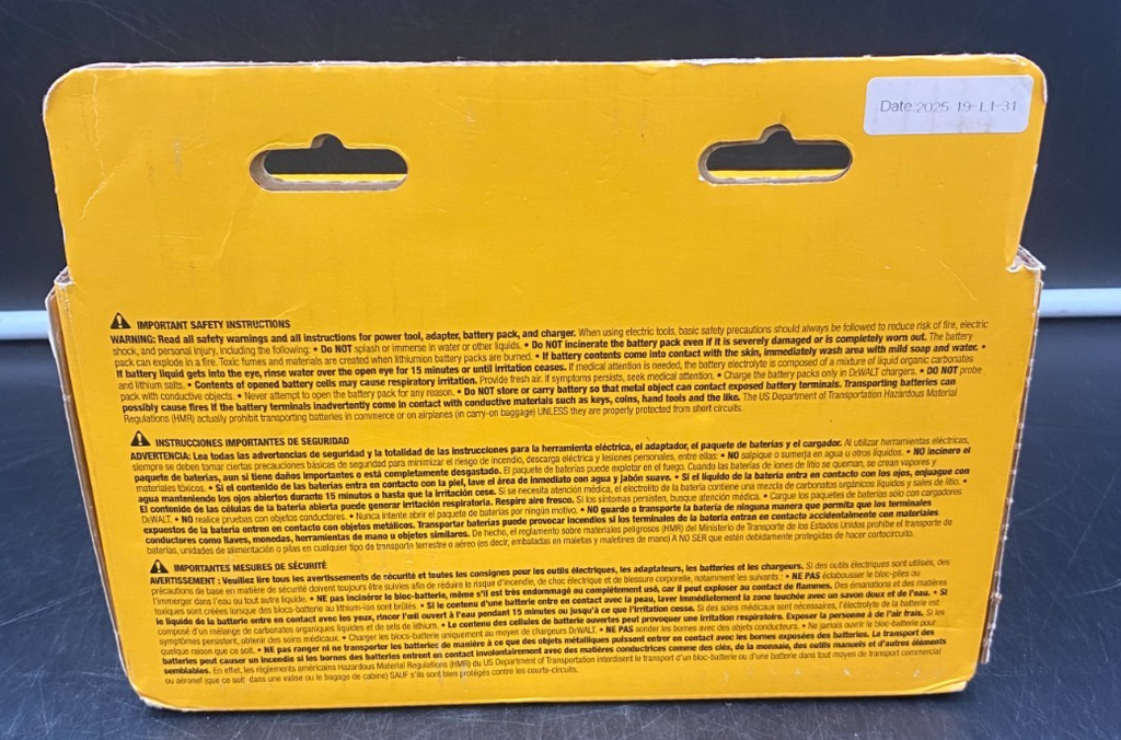 DEWALT 5AH BATTERY AND CHARGER KIT DCB205-2C *BRAND NEW, SEALED*